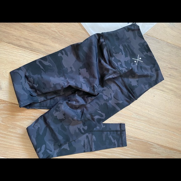 NWT Free spirit outlet black camo leggings - Picture 6 of 6